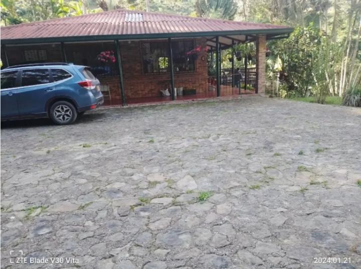 VENDO HERMOSA FINCA EN LA VEGA - CUNDINAMARCA 