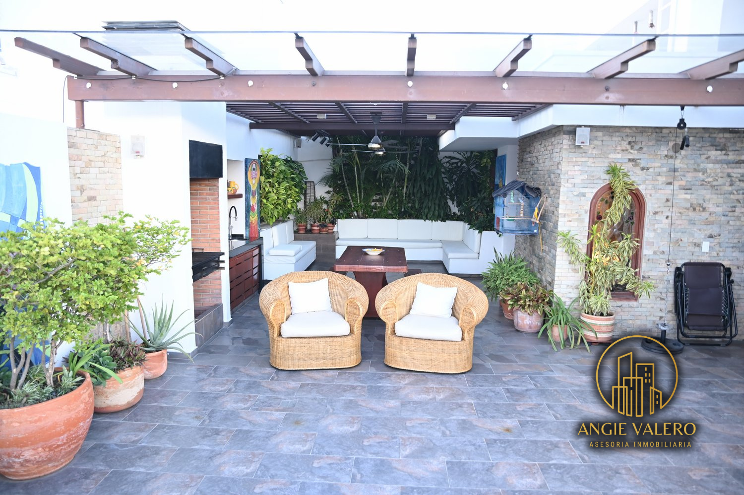 Penthouse de Lujo de 360 m² en La Floresta | Terraza Privada y Jacuzzi