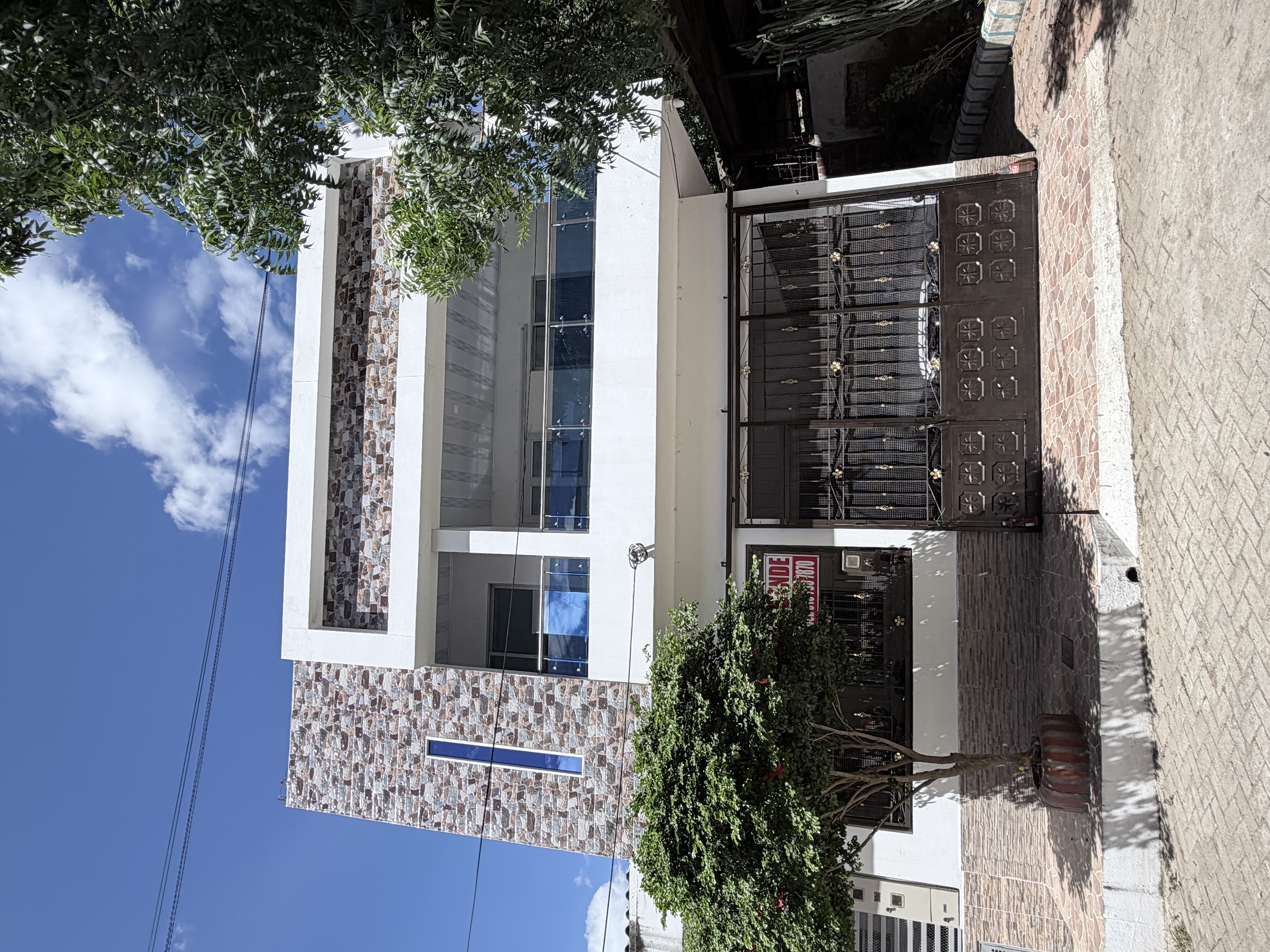 Casa en Venta en San Nicolás | 3 Niveles, Terraza y Parqueadero
